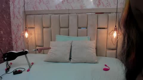 Snapshot of brownie_delicious chatting on 12.19.24 Sara online show from 12.19.24