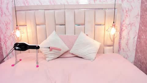 Snapshot of brownie_delicious chatting on 01.07.25 Sara online show from 01.07.25