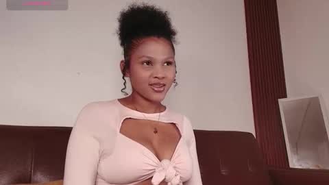 Snapshot of brownluxe chatting on 01.15.26 brownluxe online show from 01.15.26