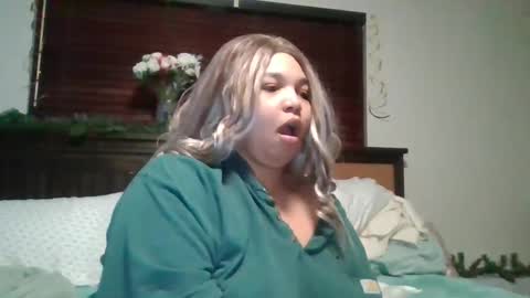 Snapshot of brownsugar0910 chatting on 12.25.24 EtherealLilac online show from 12.25.24