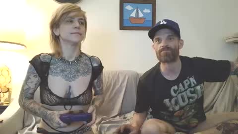 Snapshot of brt37 chatting on 02.02.26 Canadiantryoncouple online show from 02.02.26