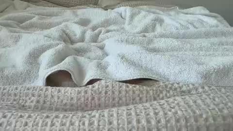 Snapshot of brt565656 chatting on 01.12.25 tall smooth vers gay online show from 01.12.25