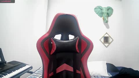 bruce_1111 online show from 10.27.25