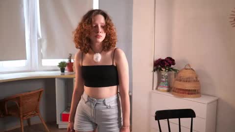 Snapshot of brunaeveritt chatting on 05.15.26 Tess online show from 05.15.26