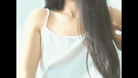 Snapshot of brunela chatting on 04.23.26 brunela online show from 04.23.26
