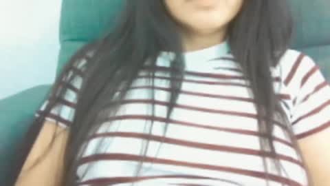 Snapshot of brunela chatting on 05.25.26 brunela online show from 05.25.26