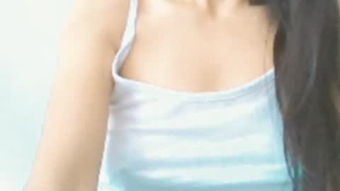 Snapshot of brunela chatting on 05.27.26 brunela online show from 05.27.26
