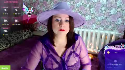 Snapshot of brunette7786 chatting on 06.28.26 Julia online show from 06.28.26