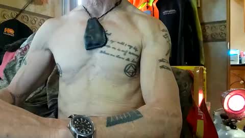 Snapshot of brushsquach chatting on 12.30.24 Steve... aka SkinnieDippin aka TimberTramp online show from 12.30.24