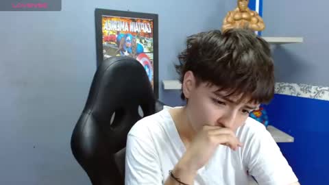 Snapshot of bryce_evans chatting on 01.21.25 B R Y C E online show from 01.21.25