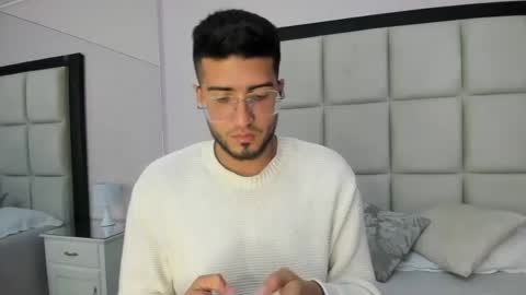 Snapshot of bryperez chatting on 01.04.25 bry online show from 01.04.25
