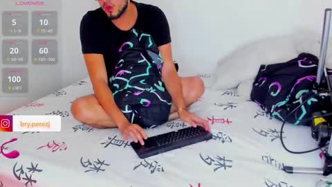 Snapshot of bryperez chatting on 09.16.25 bry online show from 09.16.25