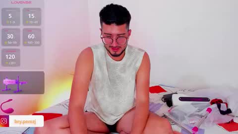 Snapshot of bryperez chatting on 10.21.25 bry online show from 10.21.25