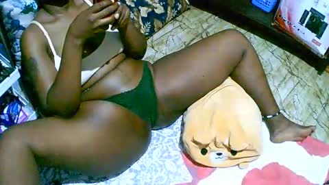 Snapshot of bryvanna_sweet chatting on 01.18.25 dee online show from 01.18.25