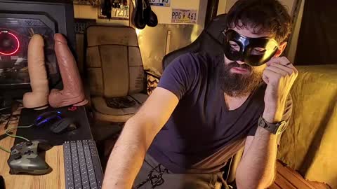 Snapshot of btarkhun chatting on 01.05.25 Anal Orgasm online show from 01.05.25