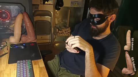 Snapshot of btarkhun chatting on 01.15.25 Anal Orgasm online show from 01.15.25