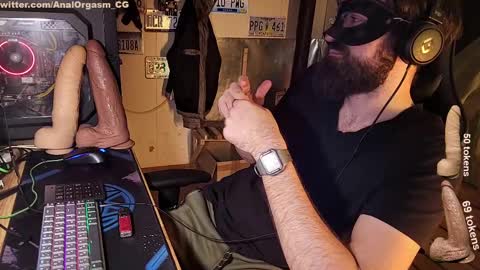 Snapshot of btarkhun chatting on 02.20.25 Anal Orgasm online show from 02.20.25