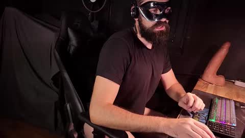 Snapshot of btarkhun chatting on 11.06.25 Anal Orgasm online show from 11.06.25