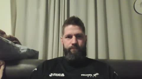 bubblebee1982 online show from 01.14.25