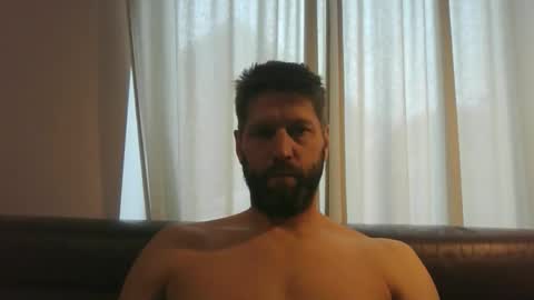 bubblebee1982 online show from 10.02.25