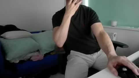Snapshot of bubblebumdave chatting on 03.26.26 Bubblebum online show from 03.26.26
