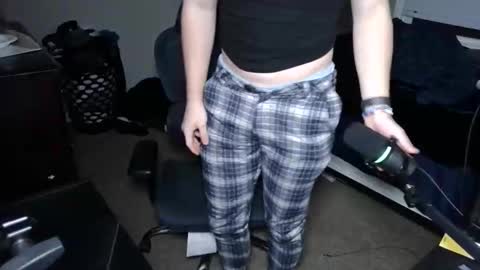 Snapshot of bubblebuttbdn chatting on 11.19.25 BubblebuttBdn online show from 11.19.25