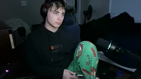 Snapshot of bubblebuttbdn chatting on 12.01.25 BubblebuttBdn online show from 12.01.25