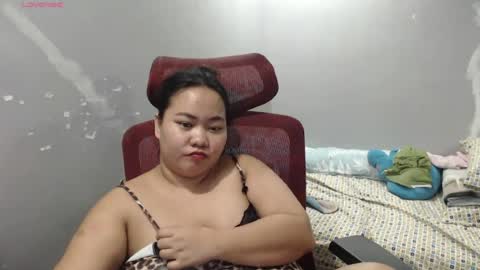 Snapshot of bubblebuttpinay chatting on 07.22.26 Sunshine online show from 07.22.26