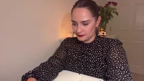 Anna online show from 06.11.26