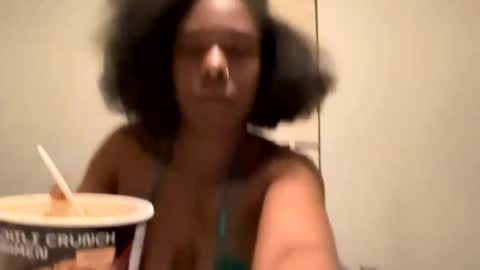 Bubblez the Doll online show from 03.02.26