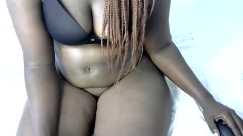 Snapshot of bubbly_ass30 chatting on 09.08.25 bubbly_ass30 online show from 09.08.25