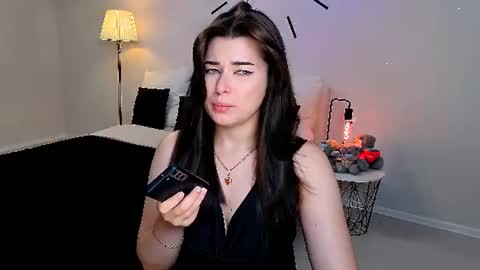 Snapshot of buckssbunny chatting on 06.18.26 Ari online show from 06.18.26