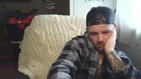 Snapshot of buckwild69204 chatting on 02.15.25 buckwild69204 online show from 02.15.25