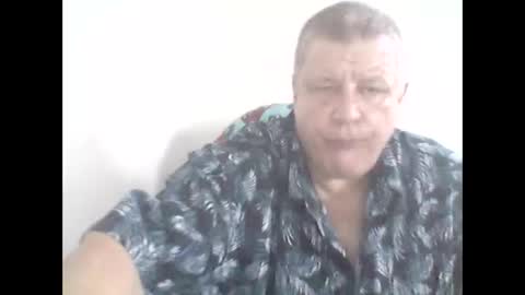 Snapshot of buddyluvzumore chatting on 01.01.25 buddyluvzumore online show from 01.01.25