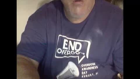 Snapshot of buddyluvzumore chatting on 01.14.25 buddyluvzumore online show from 01.14.25