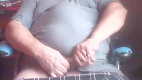 Snapshot of buddyluvzumore chatting on 02.25.25 buddyluvzumore online show from 02.25.25