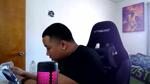 Snapshot of buffsexyman24 chatting on 02.24.26 buffsexyman24 online show from 02.24.26