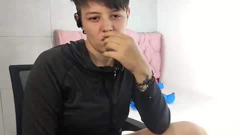 Snapshot of bug2025 chatting on 09.30.25 bug2025 online show from 09.30.25