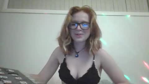 Snapshot of bunnybaby3333 chatting on 12.20.24 bunny online show from 12.20.24
