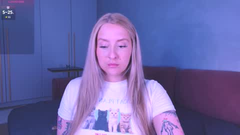 Snapshot of burn_lissa chatting on 03.26.26 Lissa online show from 03.26.26