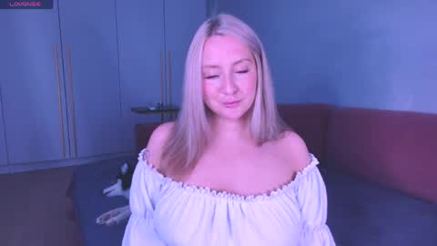 Snapshot of burn_lissa chatting on 05.08.26 Lissa online show from 05.08.26