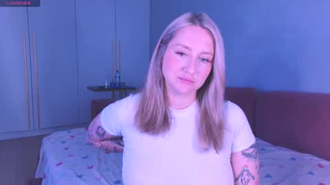 Snapshot of burn_lissa chatting on 05.22.26 Lissa online show from 05.22.26