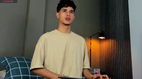 Buster independent model online show from 01.03.25