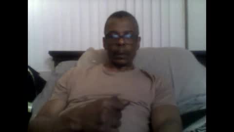 Busturgutzgd1 online show from 02.16.25