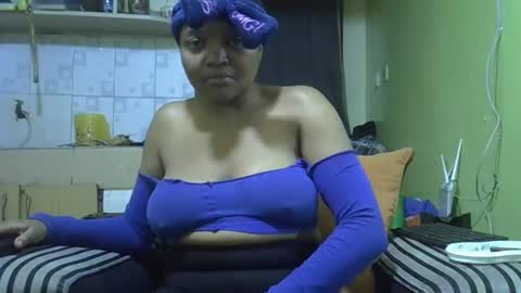 busty kenzi online show from 01.04.25