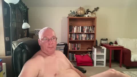 Snapshot of bustyballs100 chatting on 09.12.25 bustyballs100 online show from 09.12.25