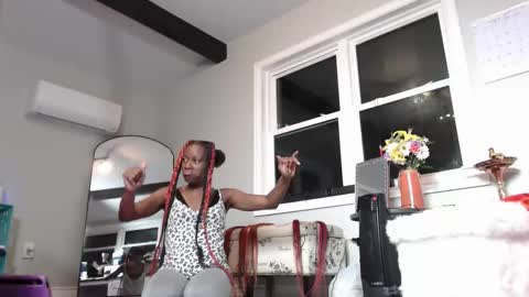 Snapshot of butt3rcup chatting on 11.01.25 Goddess online show from 11.01.25