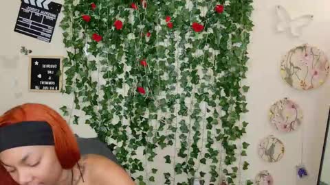 butterfly booty online show from 11.24.25