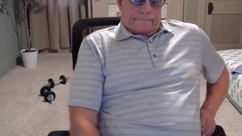 Snapshot of buttnakedfun954737 chatting on 01.21.25 Miles online show from 01.21.25