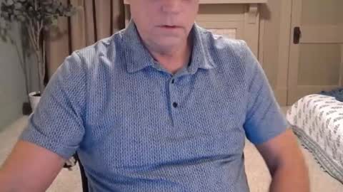 Snapshot of buttnakedfun954737 chatting on 01.22.25 Miles online show from 01.22.25